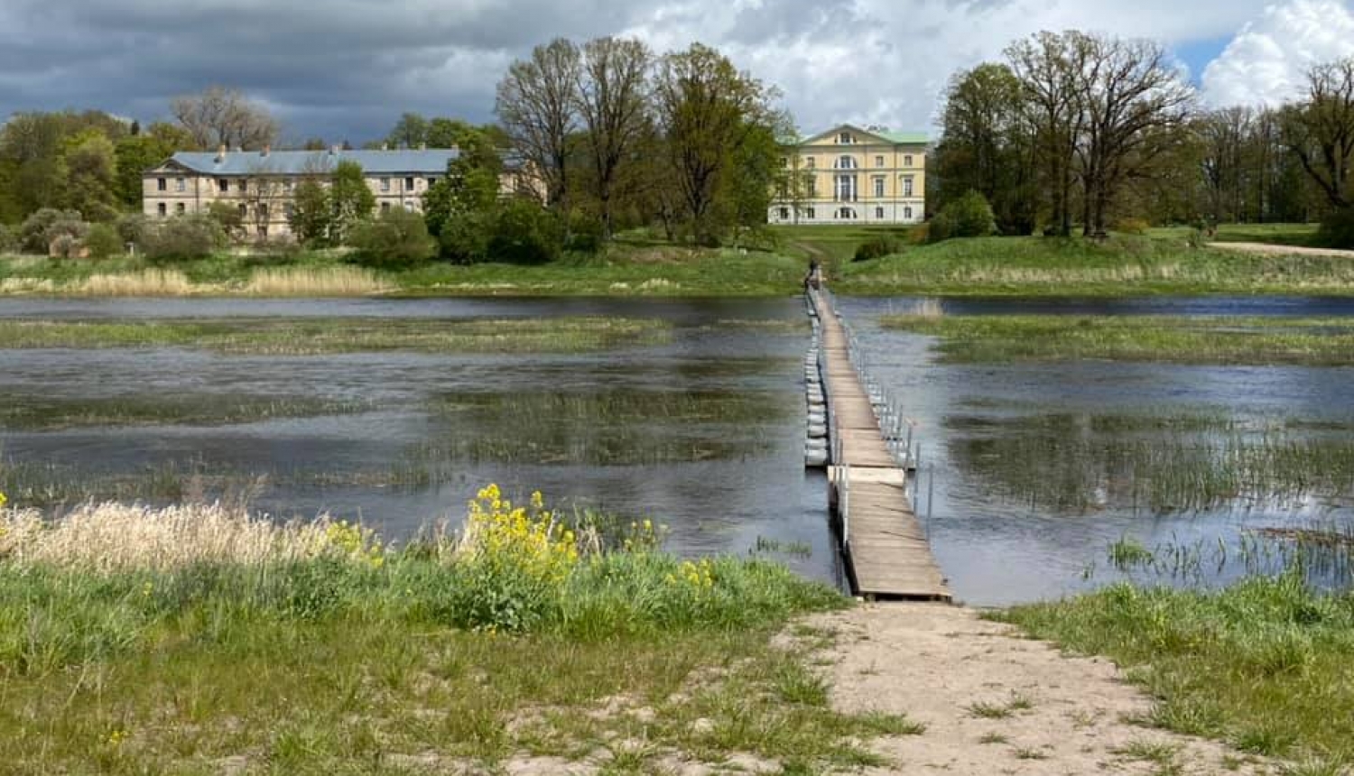 Bauskas novada pašvaldība dāvinājumā saņem pontonu tiltu pār Lielupi